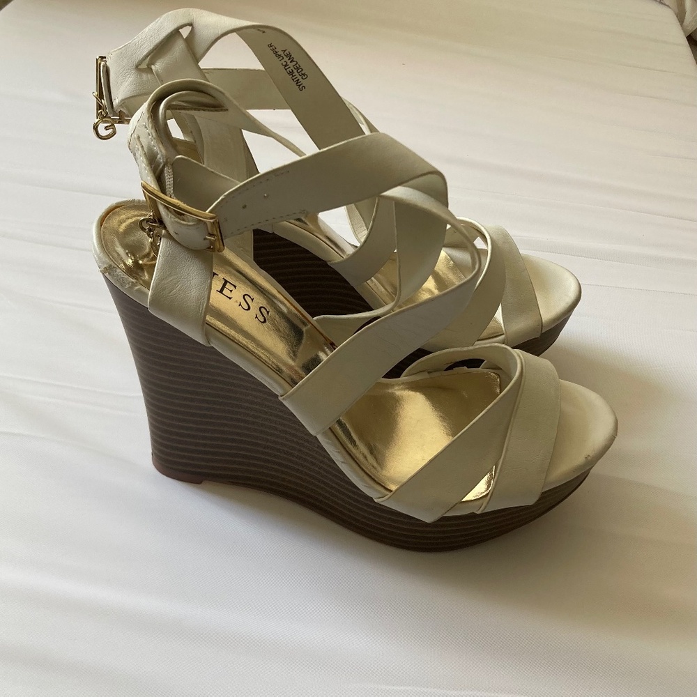 Guess wedges size 6